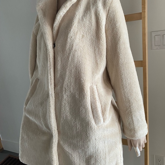 Smashed Lemon cozy Fleece Over Coat with Satin Cheetah Print interior - Picture 4 of 15